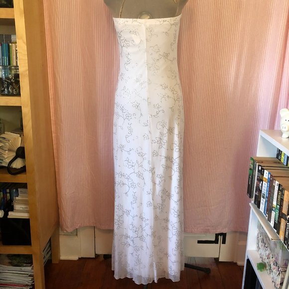 Women's Dress - Picture 6 of 8